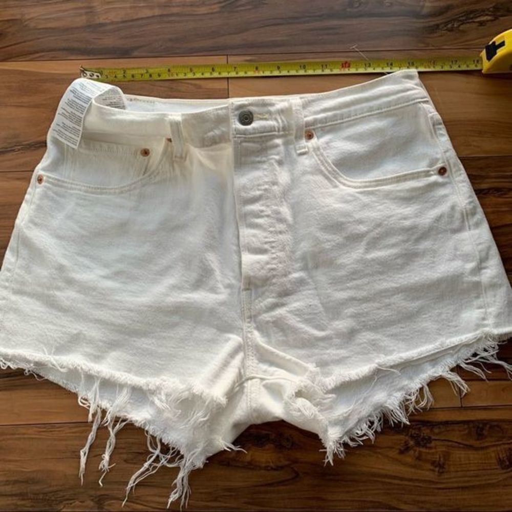Levi’s - Picture 3 of 7